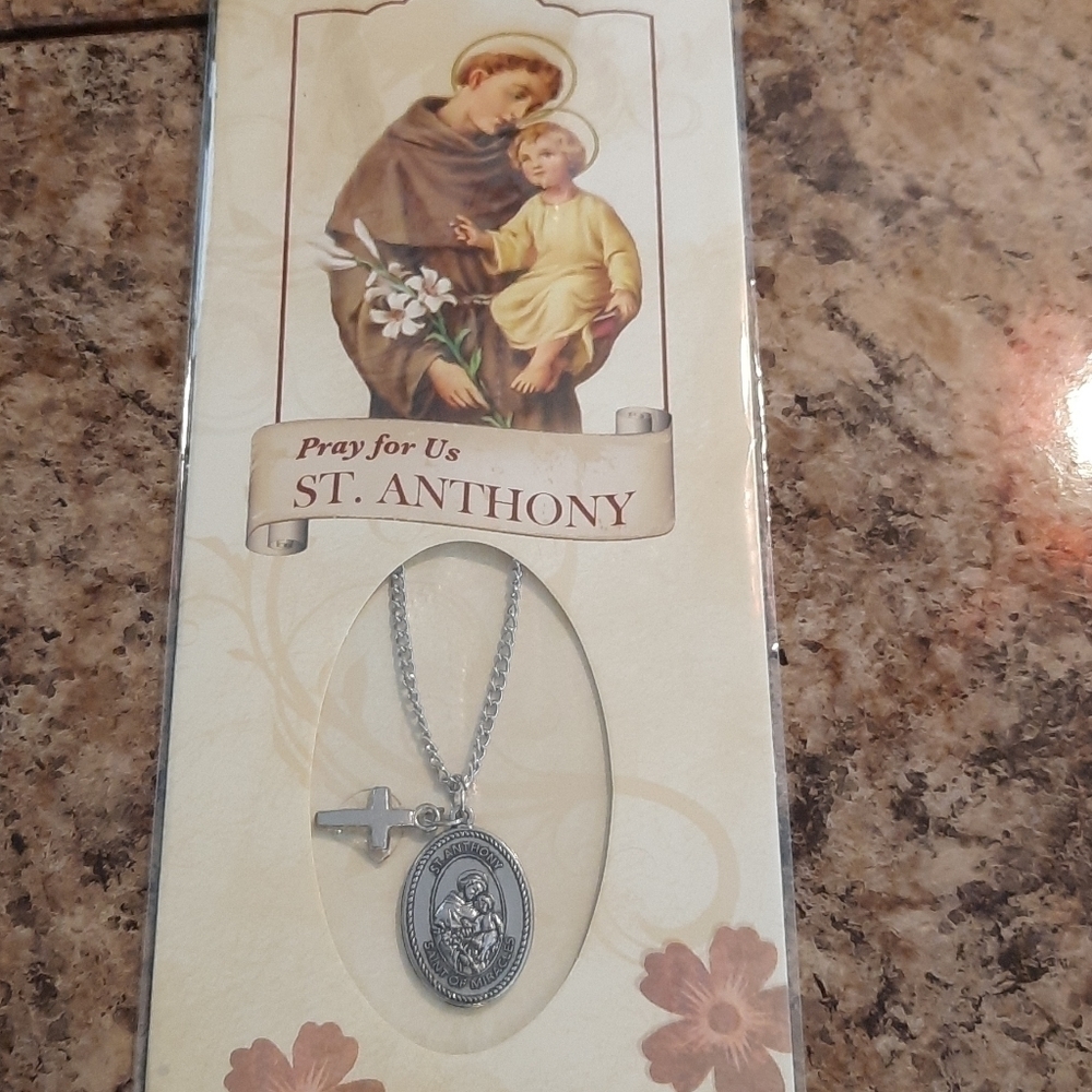 Saint Anthony Necklace and 🙏 Card NWT